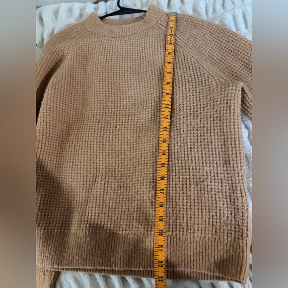 Banana Republic Tan Waffle Knit Crewneck Sweater | Size Large - Picture 4 of 6